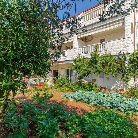 Apartments Tily Trogir Buitenkant foto