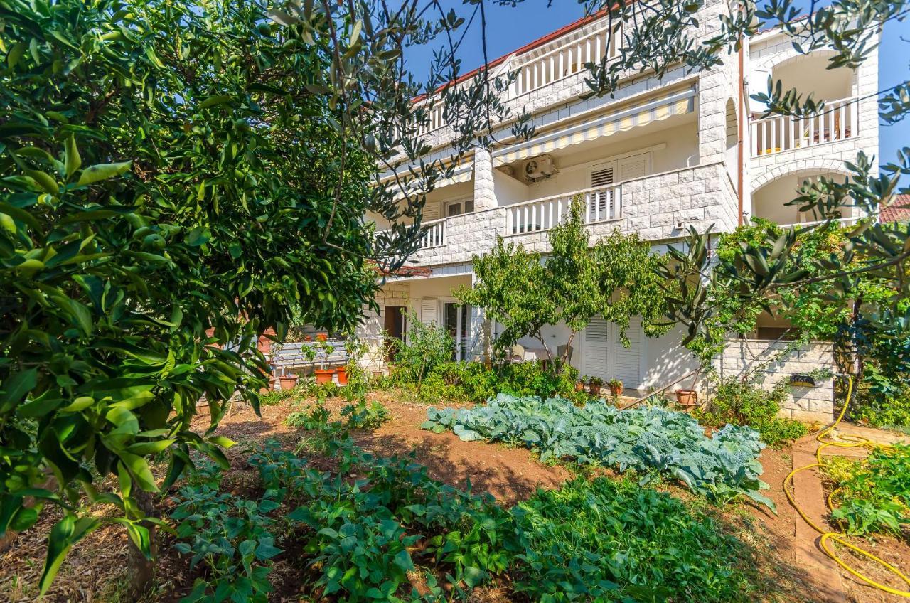 Apartments Tily Trogir Buitenkant foto